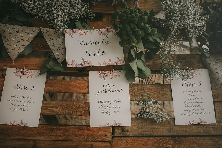 Mesero-de-pales-y-flores-para-boda Seating plan 